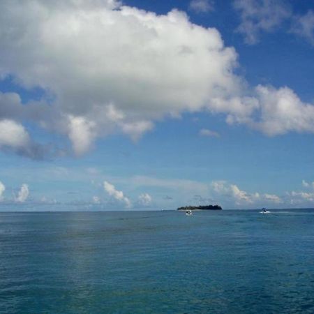 Holiday Saipan Hotel Exterior photo