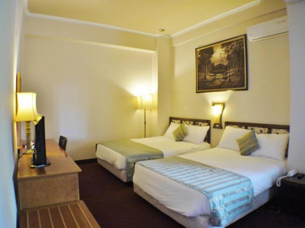 Holiday Saipan Hotel Exterior photo